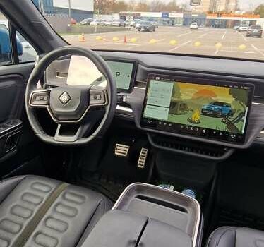 Синий Rivian R1S, объемом двигателя 0 л и пробегом 47 тыс. км за 55300 $, фото 27 на Automoto.ua