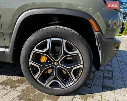 Зелений Rivian R1S, об'ємом двигуна 0 л та пробігом 33 тис. км за 48500 $, фото 7 на Automoto.ua