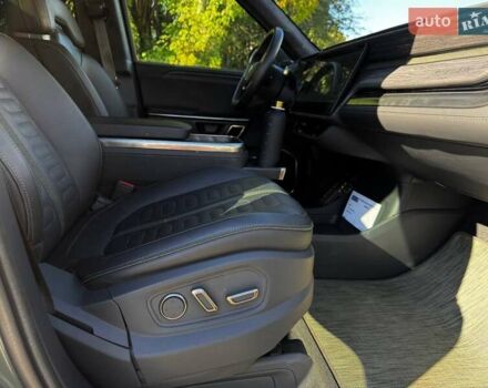 Зелений Rivian R1S, об'ємом двигуна 0 л та пробігом 33 тис. км за 48500 $, фото 15 на Automoto.ua
