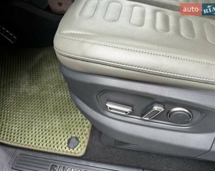 Зелений Rivian R1S, об'ємом двигуна 0 л та пробігом 35 тис. км за 54500 $, фото 10 на Automoto.ua