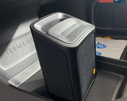 Зелений Rivian R1S, об'ємом двигуна 0 л та пробігом 26 тис. км за 49950 $, фото 33 на Automoto.ua