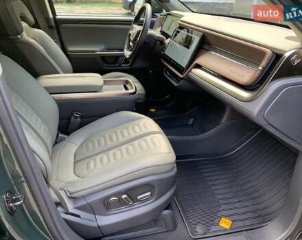 Зеленый Rivian R1S, объемом двигателя 0 л и пробегом 17 тыс. км за 50000 $, фото 35 на Automoto.ua