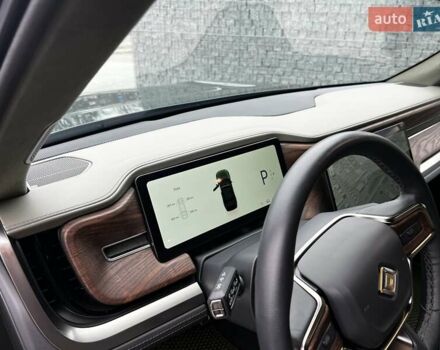 Зелений Rivian R1S, об'ємом двигуна 0 л та пробігом 35 тис. км за 54500 $, фото 9 на Automoto.ua