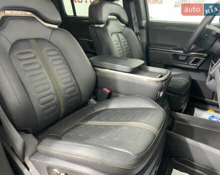 Зелений Rivian R1S, об'ємом двигуна 0 л та пробігом 26 тис. км за 49950 $, фото 9 на Automoto.ua