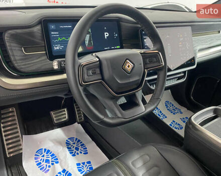 Зелений Rivian R1S, об'ємом двигуна 0 л та пробігом 26 тис. км за 49950 $, фото 6 на Automoto.ua