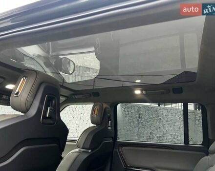 Зелений Rivian R1S, об'ємом двигуна 0 л та пробігом 35 тис. км за 54500 $, фото 6 на Automoto.ua