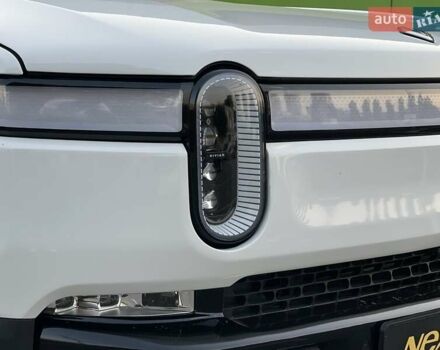 Білий Rivian R1T, об'ємом двигуна 0 л та пробігом 10 тис. км за 49500 $, фото 7 на Automoto.ua
