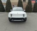 Белый Rivian R1T, объемом двигателя 0 л и пробегом 10 тыс. км за 55900 $, фото 2 на Automoto.ua