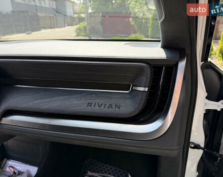 Белый Rivian R1T, объемом двигателя 0 л и пробегом 17 тыс. км за 49900 $, фото 20 на Automoto.ua