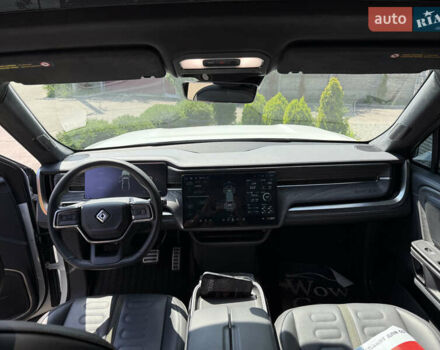 Белый Rivian R1T, объемом двигателя 0 л и пробегом 17 тыс. км за 49900 $, фото 14 на Automoto.ua