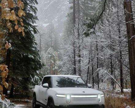 Белый Rivian R1T, объемом двигателя 0 л и пробегом 20 тыс. км за 55000 $, фото 1 на Automoto.ua