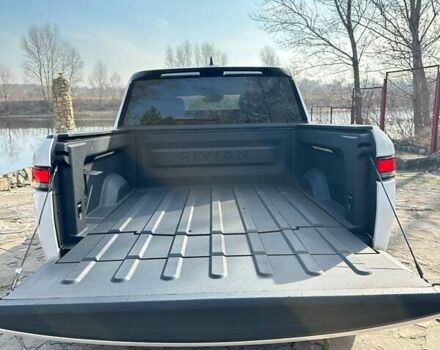 Белый Rivian R1T, объемом двигателя 0 л и пробегом 27 тыс. км за 55000 $, фото 19 на Automoto.ua