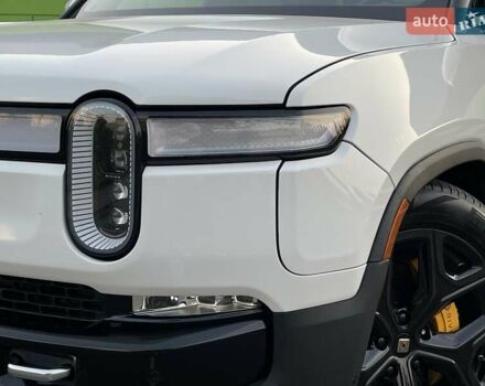 Білий Rivian R1T, об'ємом двигуна 0 л та пробігом 10 тис. км за 49500 $, фото 3 на Automoto.ua