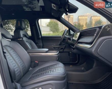 Білий Rivian R1T, об'ємом двигуна 0 л та пробігом 10 тис. км за 49500 $, фото 43 на Automoto.ua