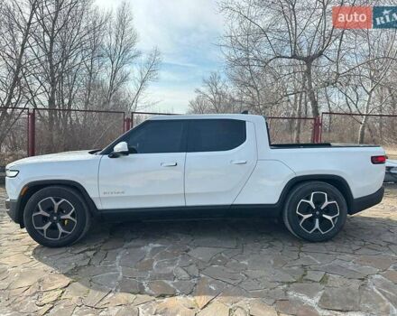 Белый Rivian R1T, объемом двигателя 0 л и пробегом 27 тыс. км за 55000 $, фото 17 на Automoto.ua