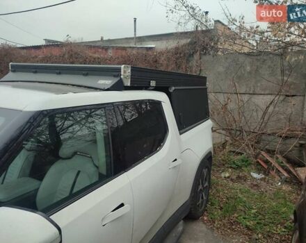 Белый Rivian R1T, объемом двигателя 0 л и пробегом 22 тыс. км за 41000 $, фото 3 на Automoto.ua