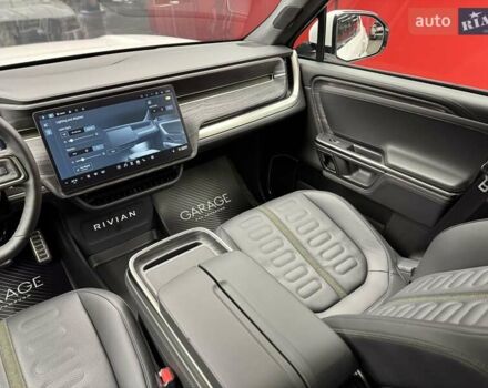 Белый Rivian R1T, объемом двигателя 0 л и пробегом 12 тыс. км за 46500 $, фото 45 на Automoto.ua