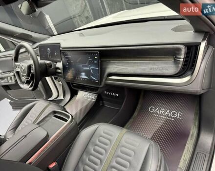 Белый Rivian R1T, объемом двигателя 0 л и пробегом 12 тыс. км за 46500 $, фото 68 на Automoto.ua
