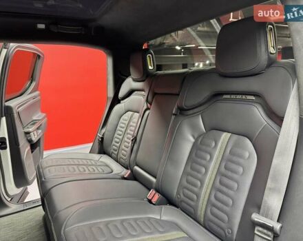 Белый Rivian R1T, объемом двигателя 0 л и пробегом 12 тыс. км за 46500 $, фото 49 на Automoto.ua