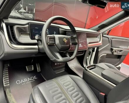 Белый Rivian R1T, объемом двигателя 0 л и пробегом 12 тыс. км за 46500 $, фото 35 на Automoto.ua