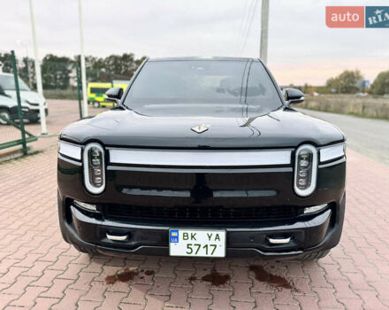 Черный Rivian R1T, объемом двигателя 0 л и пробегом 66 тыс. км за 43900 $, фото 7 на Automoto.ua