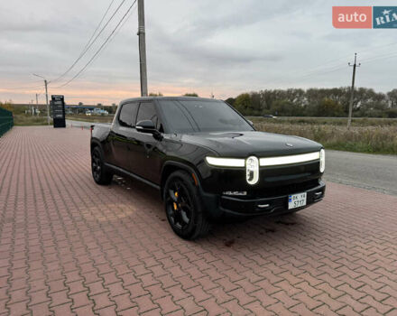 Черный Rivian R1T, объемом двигателя 0 л и пробегом 66 тыс. км за 43900 $, фото 2 на Automoto.ua