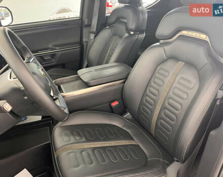 Чорний Rivian R1T, об'ємом двигуна 0 л та пробігом 47 тис. км за 57950 $, фото 8 на Automoto.ua