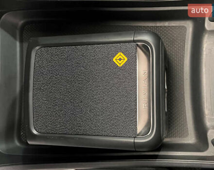 Черный Rivian R1T, объемом двигателя 0 л и пробегом 47 тыс. км за 49950 $, фото 23 на Automoto.ua