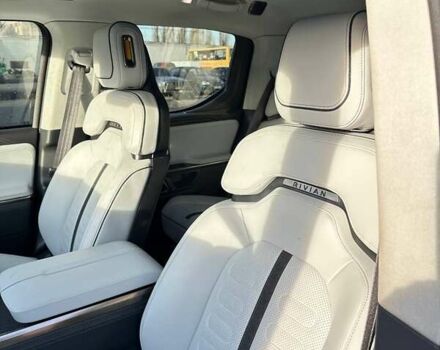 Черный Rivian R1T, объемом двигателя 0 л и пробегом 25 тыс. км за 64700 $, фото 6 на Automoto.ua
