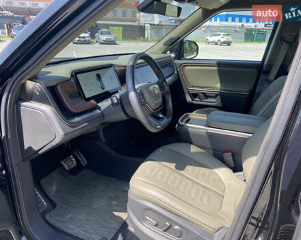 Rivian R1T 2022 в Киеве на Automoto.ua Черный Rivian R1T, объемом двигателя 0 л и пробегом 6 тыс. км за 62900 $, фото 10 на Automoto.ua