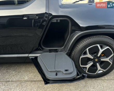 Черный Rivian R1T, объемом двигателя 0 л и пробегом 6 тыс. км за 63000 $, фото 45 на Automoto.ua