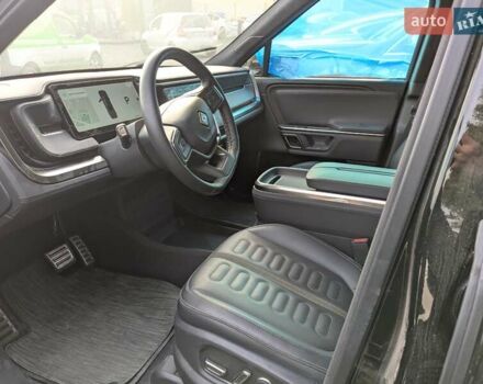 Чорний Rivian R1T, об'ємом двигуна 0 л та пробігом 11 тис. км за 33800 $, фото 6 на Automoto.ua