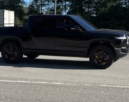 Черный Rivian R1T, объемом двигателя 0 л и пробегом 7 тыс. км за 62500 $, фото 6 на Automoto.ua
