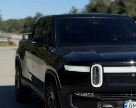 Черный Rivian R1T, объемом двигателя 0 л и пробегом 7 тыс. км за 62500 $, фото 2 на Automoto.ua