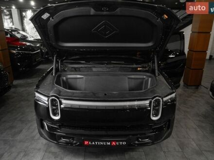 Черный Rivian R1T, объемом двигателя 0 л и пробегом 5 тыс. км за 63900 $, фото 1 на Automoto.ua