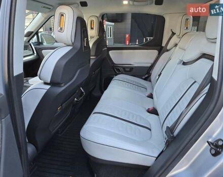 Сірий Rivian R1T, об'ємом двигуна 0 л та пробігом 59 тис. км за 52499 $, фото 21 на Automoto.ua