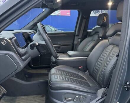 Сірий Rivian R1T, об'ємом двигуна 0 л та пробігом 68 тис. км за 37300 $, фото 14 на Automoto.ua