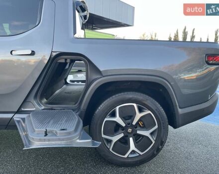 Серый Rivian R1T, объемом двигателя 0 л и пробегом 3 тыс. км за 57800 $, фото 16 на Automoto.ua