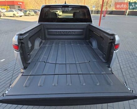 Сірий Rivian R1T, об'ємом двигуна 0 л та пробігом 59 тис. км за 52499 $, фото 34 на Automoto.ua