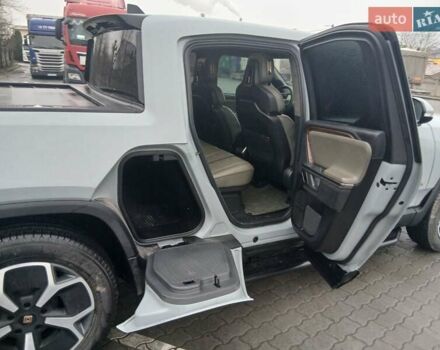 Сірий Rivian R1T, об'ємом двигуна 0 л та пробігом 49 тис. км за 43500 $, фото 20 на Automoto.ua