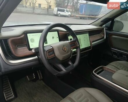 Сірий Rivian R1T, об'ємом двигуна 0 л та пробігом 49 тис. км за 43500 $, фото 13 на Automoto.ua