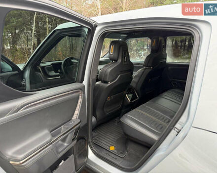 Сірий Rivian R1T, об'ємом двигуна 0 л та пробігом 63 тис. км за 43500 $, фото 31 на Automoto.ua