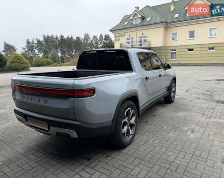 Сірий Rivian R1T, об'ємом двигуна 0 л та пробігом 56 тис. км за 42850 $, фото 7 на Automoto.ua