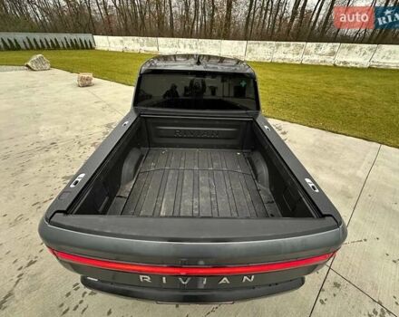 Сірий Rivian R1T, об'ємом двигуна 0 л та пробігом 43 тис. км за 41000 $, фото 12 на Automoto.ua