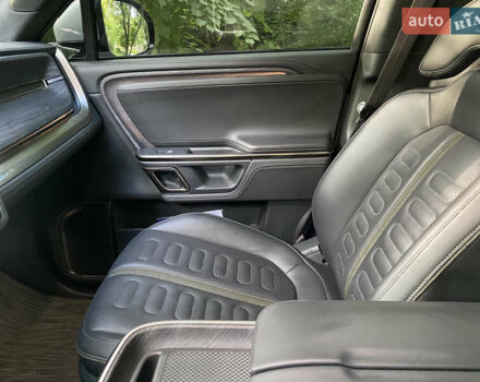 Сірий Rivian R1T, об'ємом двигуна 0 л та пробігом 15 тис. км за 53700 $, фото 30 на Automoto.ua