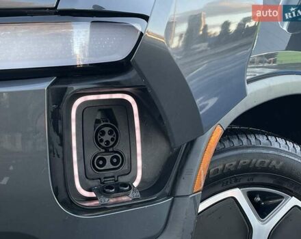 Серый Rivian R1T, объемом двигателя 0 л и пробегом 3 тыс. км за 57800 $, фото 3 на Automoto.ua