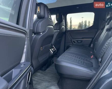 Серый Rivian R1T, объемом двигателя 0 л и пробегом 3 тыс. км за 57800 $, фото 67 на Automoto.ua