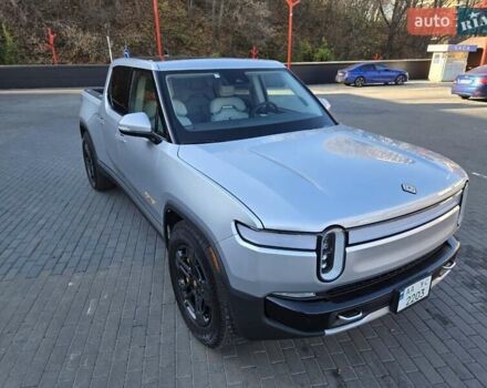 Сірий Rivian R1T, об'ємом двигуна 0 л та пробігом 59 тис. км за 52499 $, фото 4 на Automoto.ua