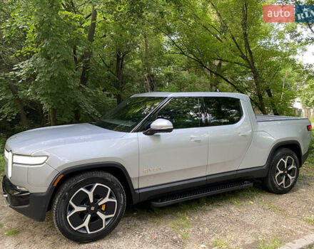 Сірий Rivian R1T, об'ємом двигуна 0 л та пробігом 15 тис. км за 53700 $, фото 8 на Automoto.ua