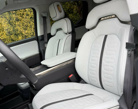Сірий Rivian R1T, об'ємом двигуна 0 л та пробігом 56 тис. км за 42850 $, фото 26 на Automoto.ua